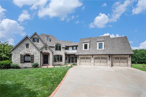 1900 Ne 159th St, Smithville, MO, 64089-9077 | Card Image