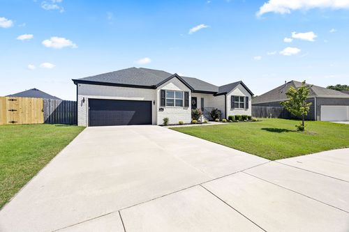 5832 W Fountain St, Fayetteville, AR, 72704-5144 | Card Image