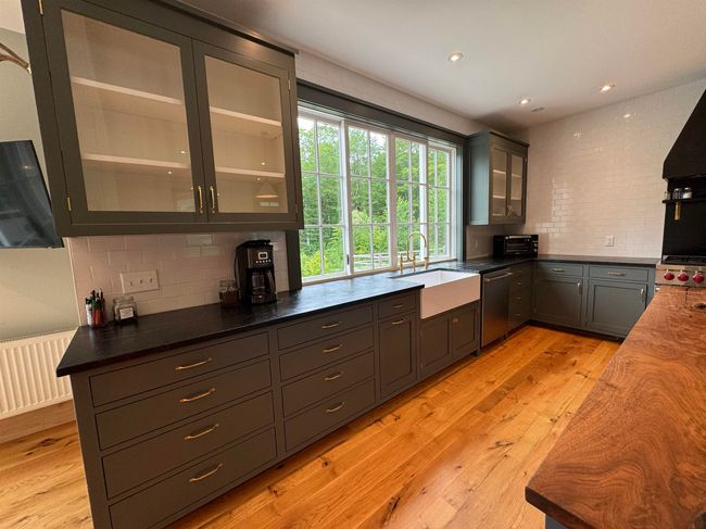 81 Pine Tree Ln, House other with 4 bedrooms, 3 bathrooms and null parking in Manchestr Ctr VT | Image 26
