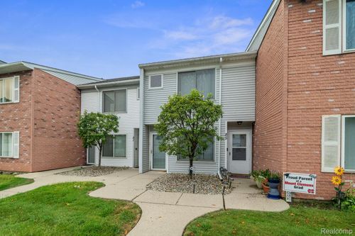 83 Rosebud Ln, Mount Clemens, MI, 48043-1478 | Card Image