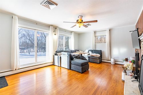 77 Colburn Dr, Poughkeepsie, NY, 12603-5103 | Card Image