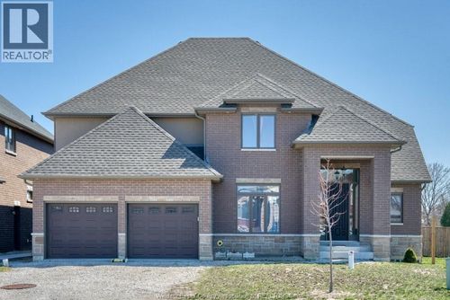 525 Maguire St, Windsor, ON, N9E0A6 | Card Image