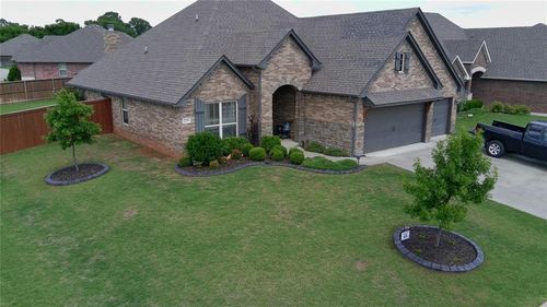2200 Hidden Prairie Way, Edmond, OK, 73013 | Card Image