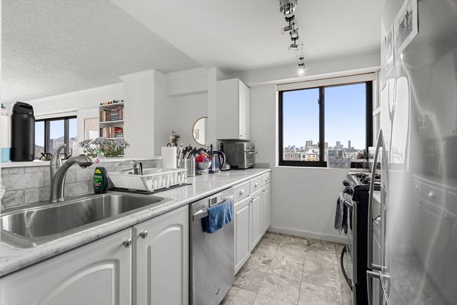 APT-502 - 15 N Beacon St, Condo with 2 bedrooms, 2 bathrooms and null parking in Boston MA | Image 8