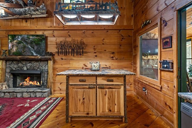 143 Kaely Dr, Home with 3 bedrooms, 3 bathrooms and null parking in Mineral Bluff GA | Image 27