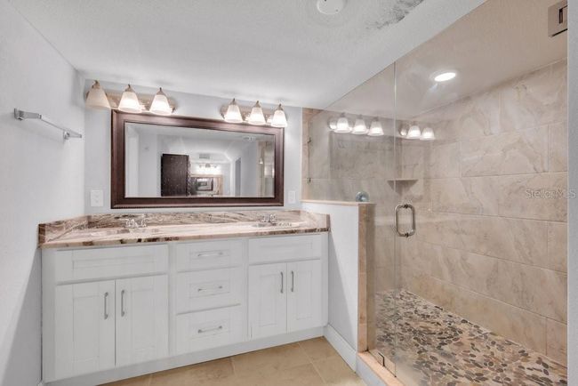 11015 S County Road 39, House other with 4 bedrooms, 2 bathrooms and null parking in Lithia FL | Image 22