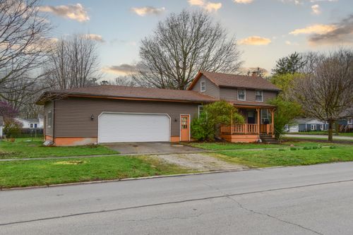 310 N 1st St, Fairbury, IL, 61739-1108 | Card Image