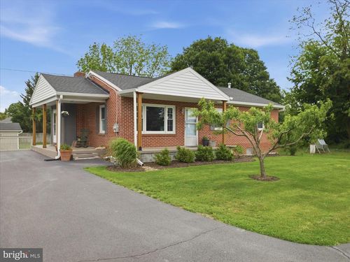 380 Hade St, GREENCASTLE, PA, 17225-8818 | Card Image