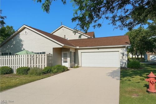 16199 Emerald Point, Middleburg Heights, OH, 44130 | Card Image