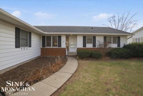 841 S 12th St, Saint Clair, MI, 48079-4933 | Card Image