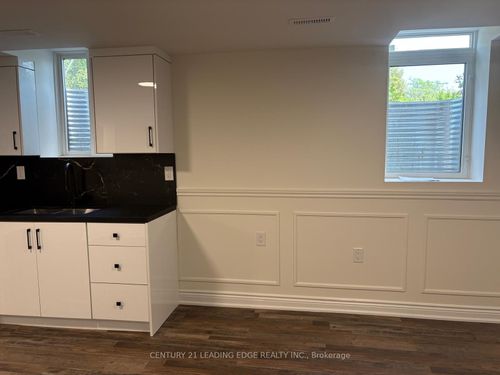 968 Summerbreeze Crt, Mississauga, ON, L5V1E1 | Card Image