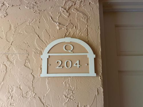 apt-q204-17901 Nw 68th Ave, Hialeah, FL, 33015-3932 | Card Image