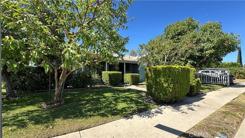 19400 Scroll St, Reseda, CA, 91335-3738 | Card Image