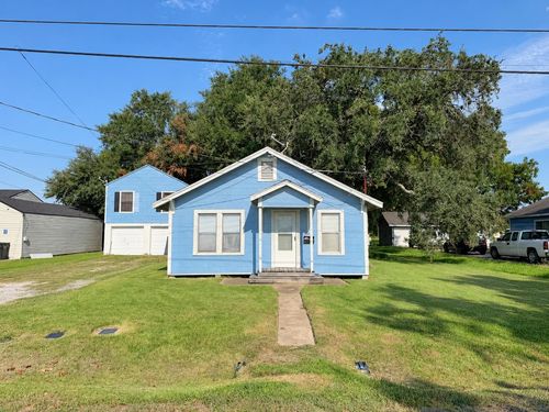 6129 Howe St, Groves, TX, 77619-4522 | Card Image