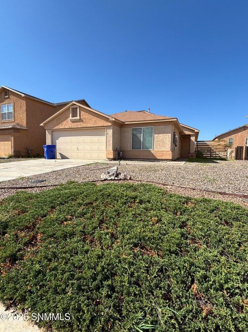 5819 Desert Peak Pl, Las Cruces, NM, 88012-7937 | Card Image