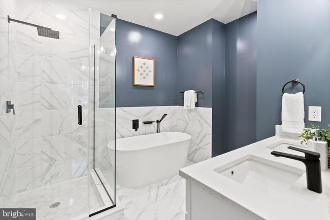 UNIT-1 - 2019 M St Ne, Condo with 2 bedrooms, 2 bathrooms and null parking in WASHINGTON DC | Image 13