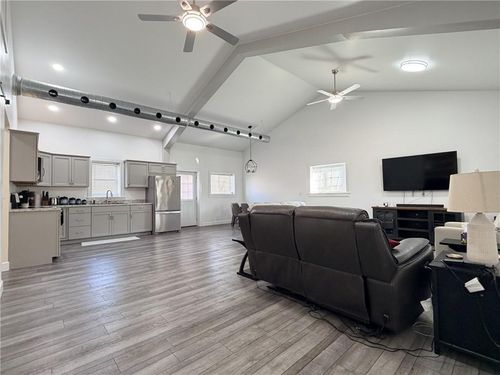 1740 Oklahoma Ave, Trenton, MO, 64683-2566 | Card Image