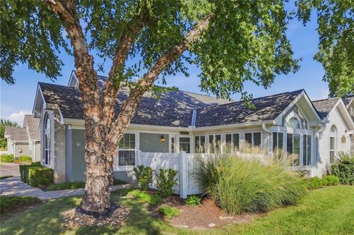 7104 Hedge Lane Ter, Shawnee, KS, 66227-5514 | Card Image