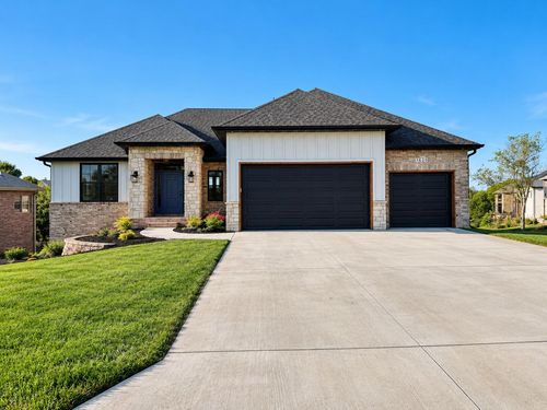 1620 W Silver Oak Dr, Springfield, MO, 65810-3026 | Card Image