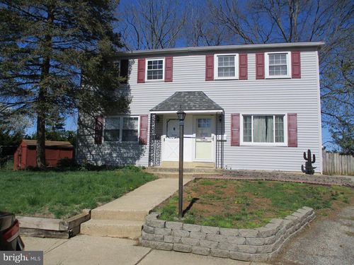 525 Grant Ave, DOWNINGTOWN, PA, 19335-3015 | Card Image