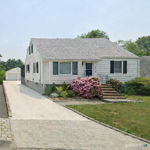 915 S Pine Creek Rd, Fairfield, CT, 06824-6337 | Card Image