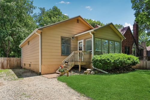 2419 35th St, Des Moines, IA, 50310-4550 | Card Image