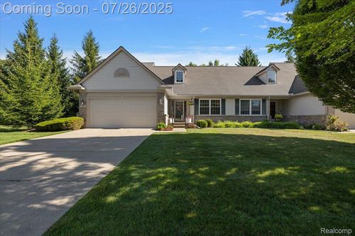 283 Four Seasons Dr, Lake Orion, MI, 48360-2648 | Card Image
