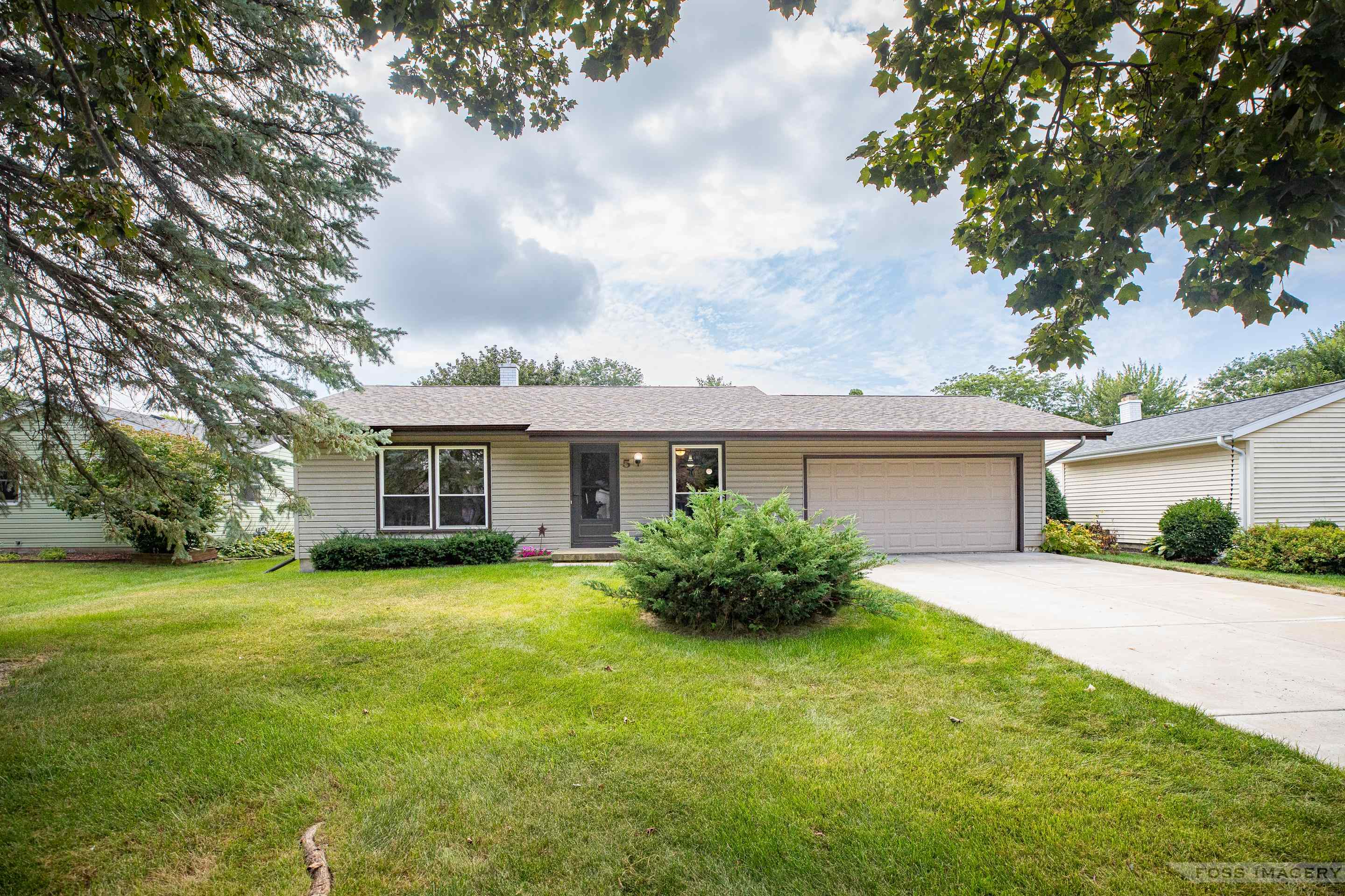 Grafton Cir, Madison, WI 53716