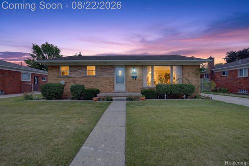 8966 Shannon Dr, Sterling Heights, MI, 48314-2530 | Card Image