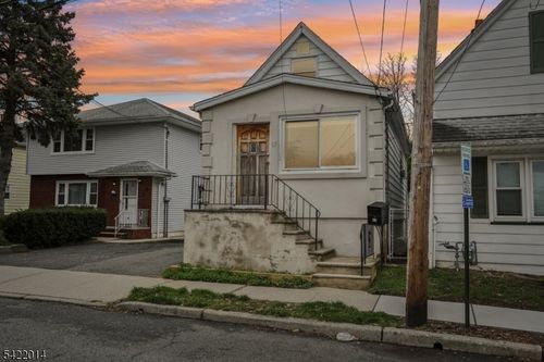 17 Emma Pl, Clifton, NJ, 07013-2906 | Card Image