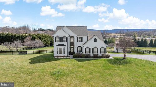 118 Carriage Dr, HARPERS FERRY, WV, 25425-9642 | Card Image