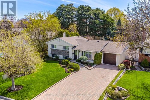 3 Donata Drive, Mississauga (Streetsville), ON, L5M1T2 | Card Image