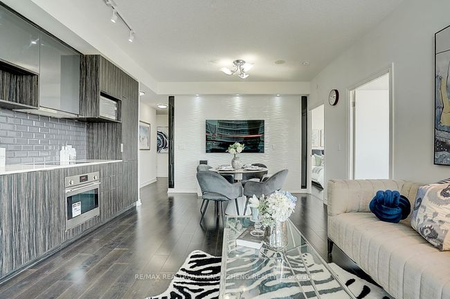1102 - 52 Forest Manor Rd, Condo with 2 bedrooms, 2 bathrooms and 1 parking in North York ON | Image 10