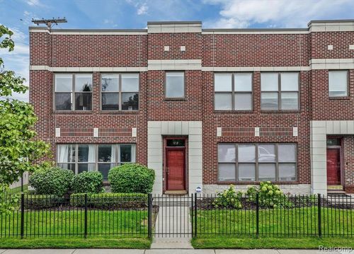 22 Pallister St, Detroit, MI, 48202-2417 | Card Image