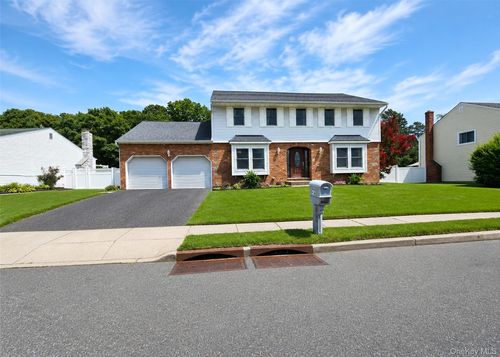 73 Springmeadow Dr, Holbrook, NY, 11741-3016 | Card Image