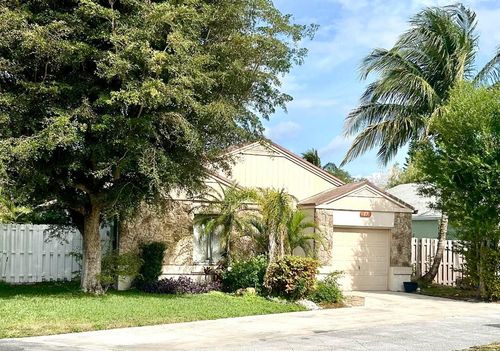 11 Mayfield Way, Boynton Beach, FL, 33426-7625 | Card Image