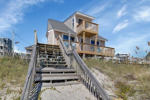 194 Topsail Rd, N Topsail Beach, NC, 28460-8241 | Card Image
