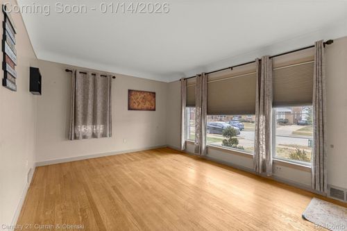 6552 Norwood Ave, Allen Park, MI, 48101-2411 | Card Image