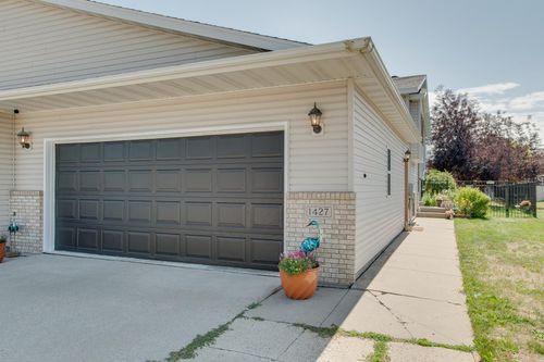 1427 Suntree Dr, West Fargo, ND, 58078-4508 | Card Image