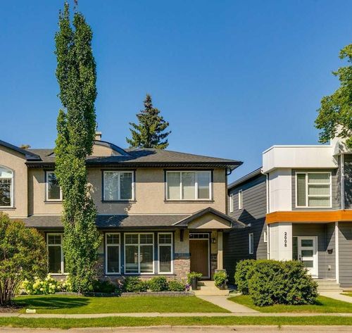 2010 50 Ave Sw, Calgary, AB, T2T2W3 | Card Image