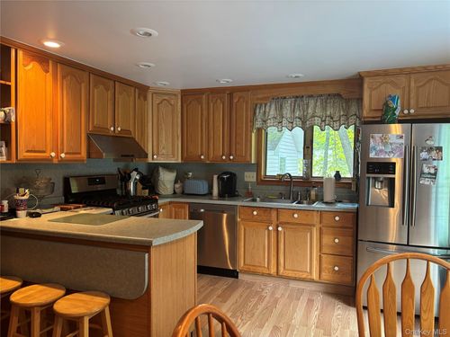 32 Yarwood Rd, Pine Bush, NY, 12566-5425 | Card Image