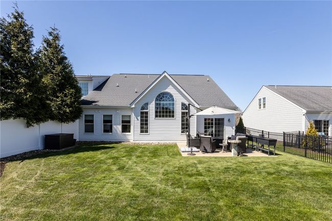 105 Summit Dr, Condo with 3 bedrooms, 2 bathrooms and 2 parking in Sewickley PA | Image 25