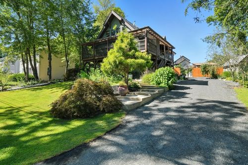 183 Grove St, Northampton, MA, 01060-3607 | Card Image