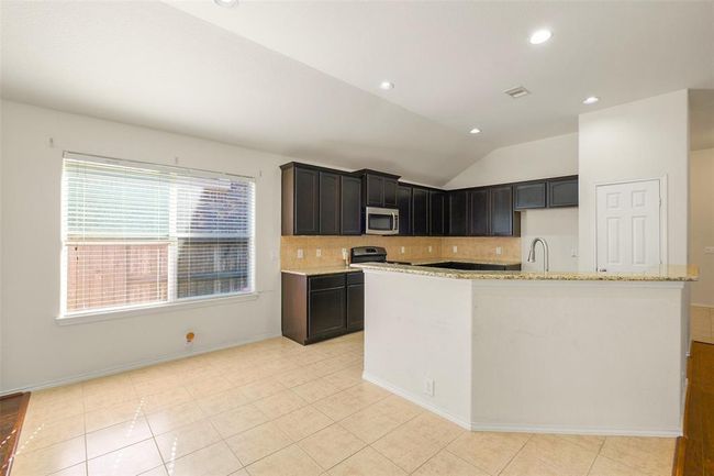 17414 Sandalisle Ln, House other with 3 bedrooms, 2 bathrooms and 2 parking in Richmond TX | Image 8