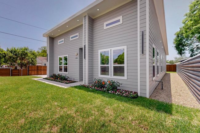 10916 Cade Rd, House other with 3 bedrooms, 3 bathrooms and null parking in Dallas TX | Image 8