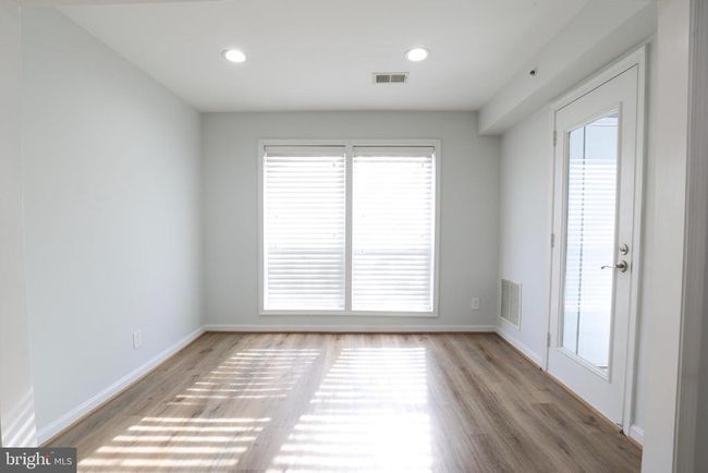 3-E10 - 3178 Summit Square Dr, Condo with 2 bedrooms, 2 bathrooms and null parking in OAKTON VA | Image 5