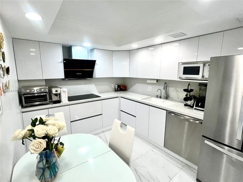 apt-14g-437 Golden Isles Dr, Hallandale Beach, FL, 33009-7558 | Card Image