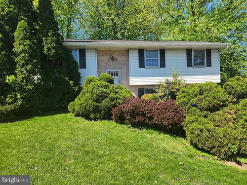 12 Circle View Dr, LEOLA, PA, 17540-1605 | Card Image