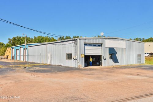 2202 Nailling Dr, Union City, TN, 38261-2008 | Card Image