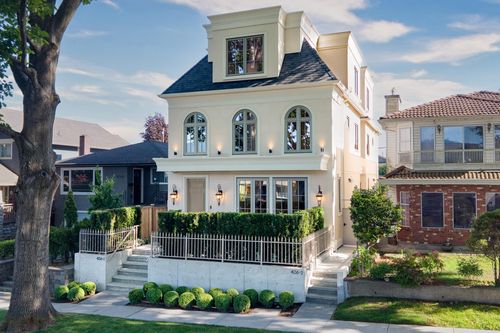 2-4136 Cambridge St, Burnaby, BC, V5C1G9 | Card Image